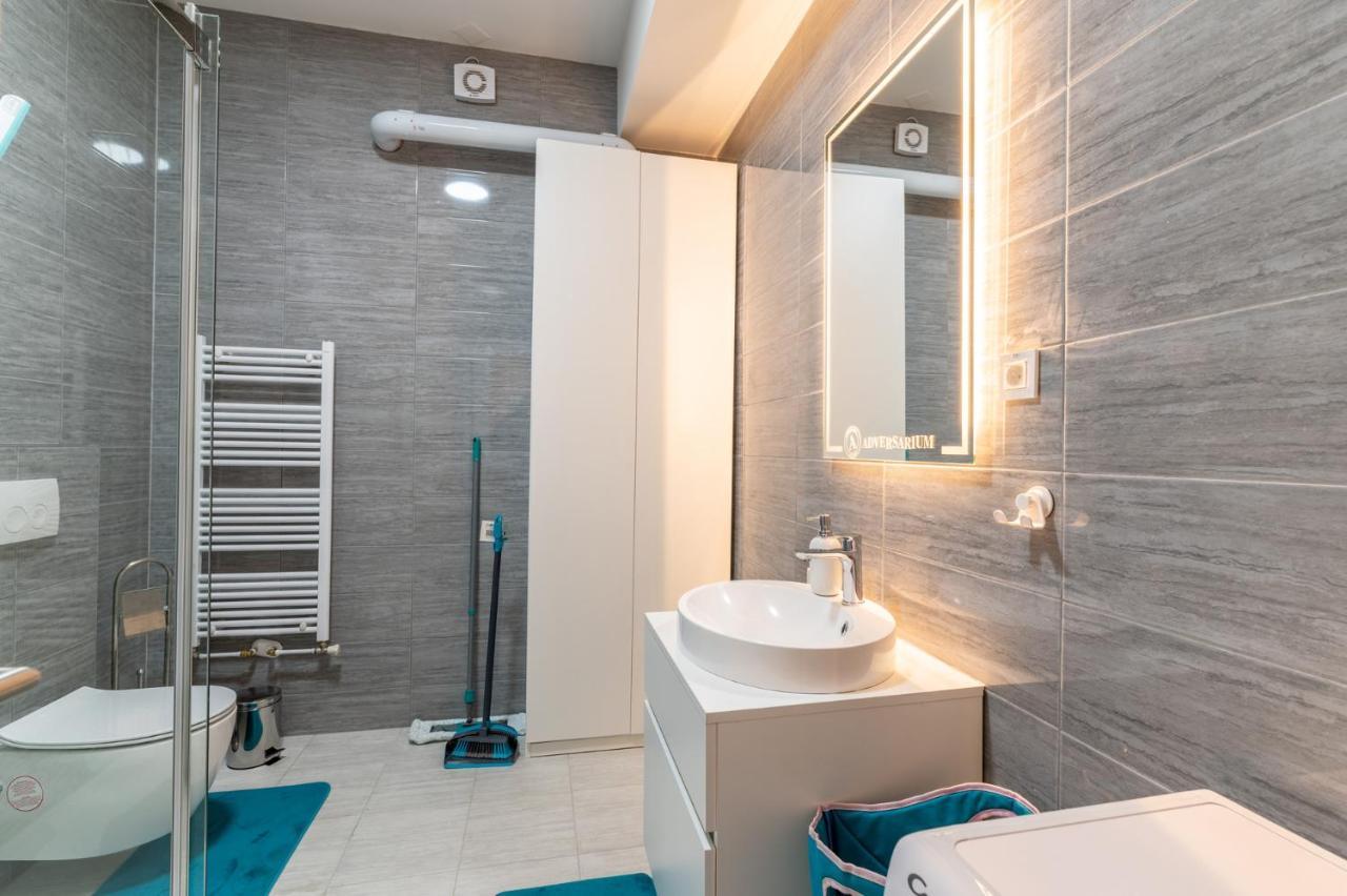 Apartments Adversarium โคปริฟนิซา ภายนอก รูปภาพ