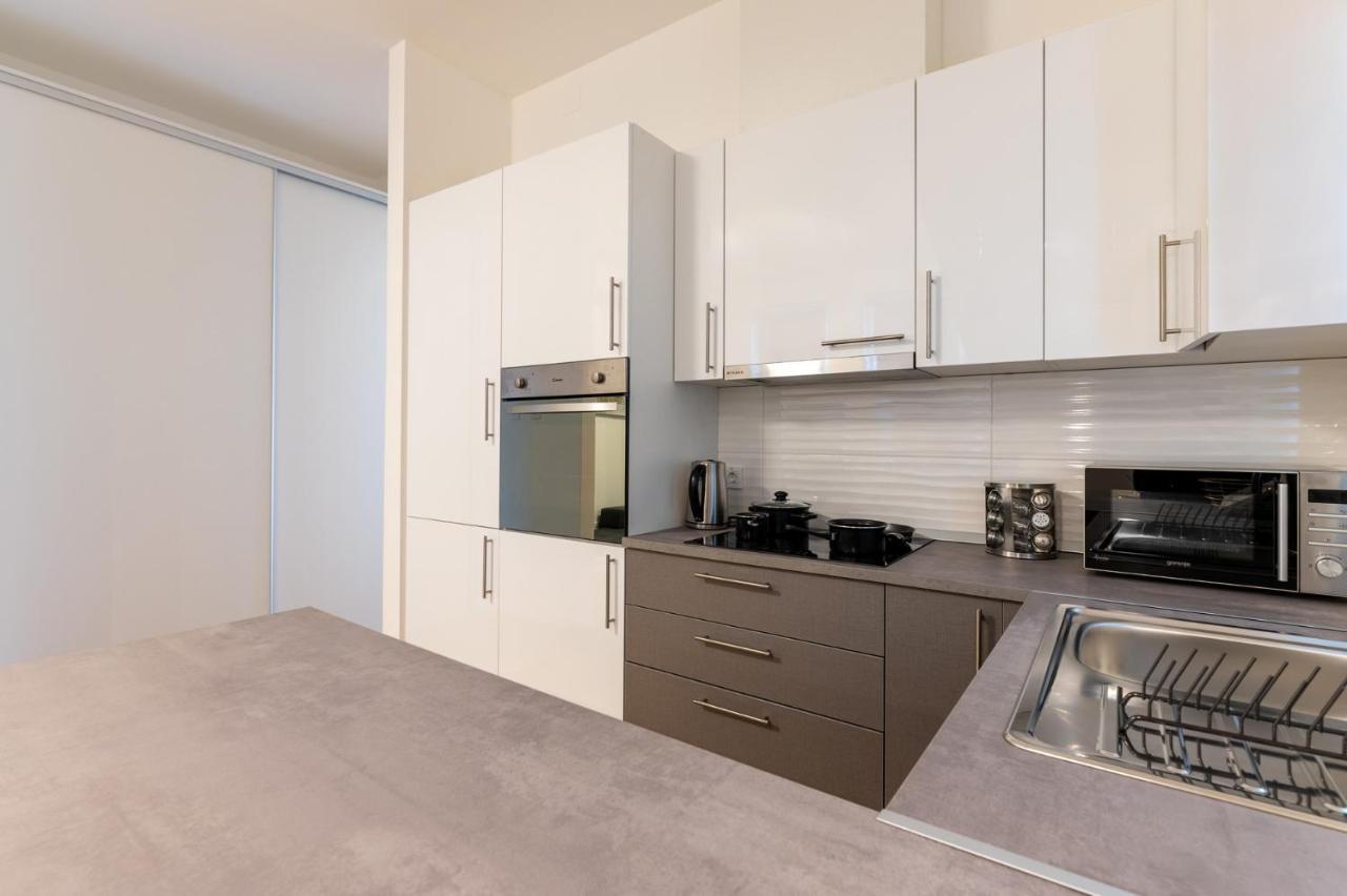 Apartments Adversarium โคปริฟนิซา ภายนอก รูปภาพ